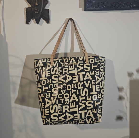 Victoria's Secret monogram Tote Bag From the Supermodel Essentials collection - Picture 9 of 12